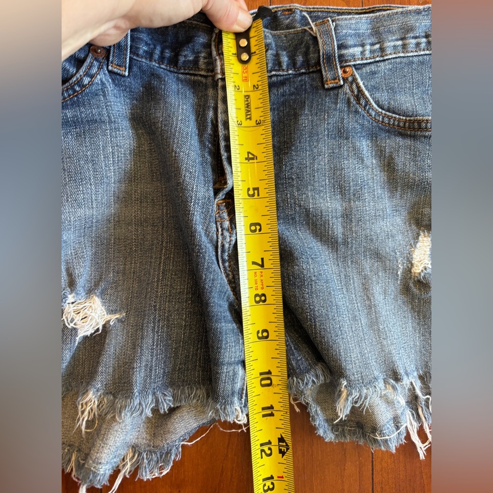 Lucky Brand Size 10/30 Distressed Frayed Denim Shorts Blue Cutoff Jean Shorts - Picture 11 of 13